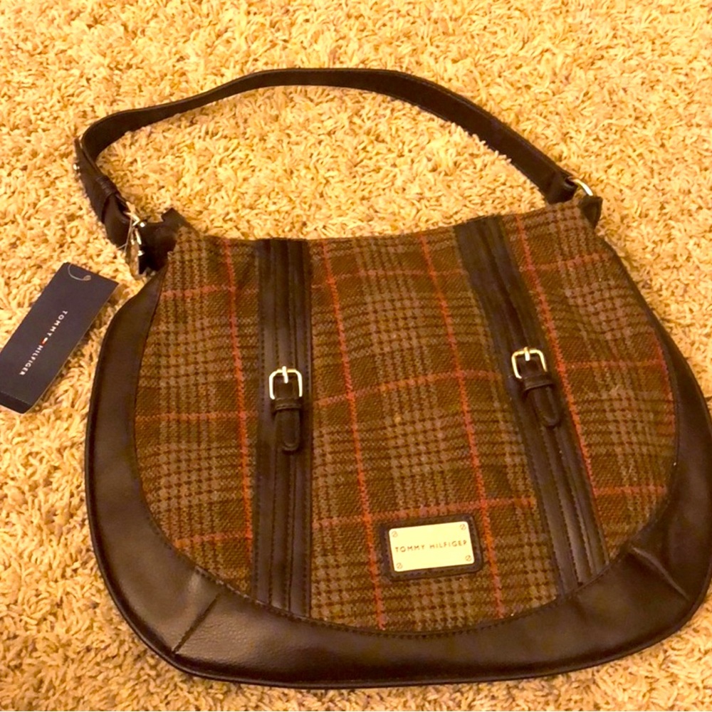 Tommy Hilfiger's wool gandbsg